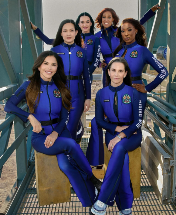 미국 민간 우주기업 블루 오리진의 ‘NS-31’에 탑승하는 6명의 여성 우주인들. 왼쪽 두번째가 첫 베트남계 미국인으로 우주 탐험에 나서는 아만다 응우옌. 인스타그램 캡처
