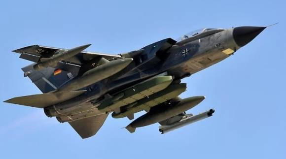 전투기에 실린 독일 타우러스 순항미사일 자료사진. 로이터 연합뉴스