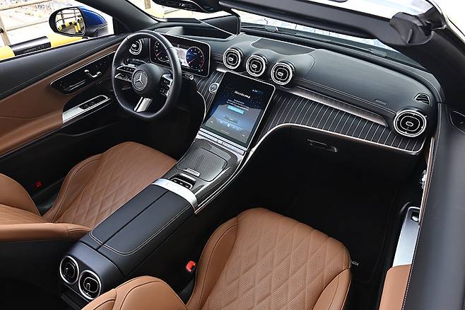 메르세데스-벤츠 CLE 450 4MATIC 카브리올레. 사진 김학수 기자