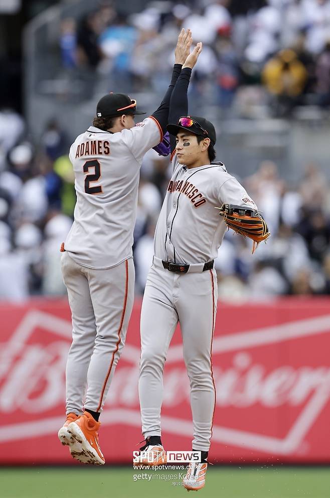 ▲ 이정후(오른쪽).