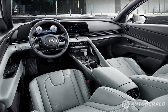 2026 아반떼 내장(현대차)