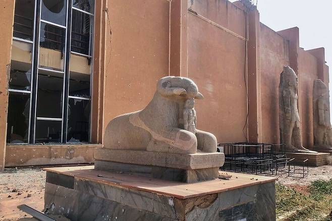 지난 11일 수단 수도 하르툼에 있는 수단국립박물관이 폐허로 변해 있다. AFP 연합뉴스