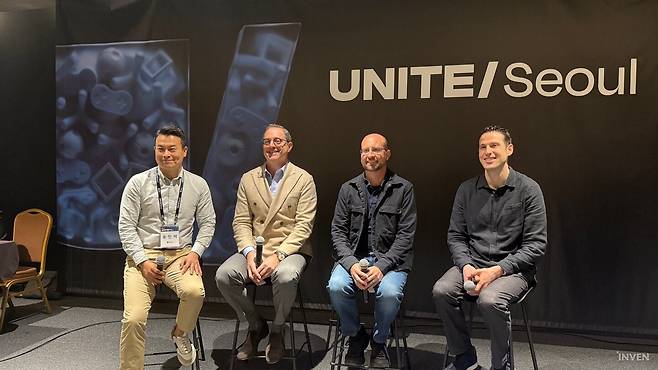 ▲ (좌측부터) 송민석 유니티 코리아 대표, 맷 브롬버그 유니티 CEO, 애덤 스미스 시니어 VP, 트레버 캠벨 총괄