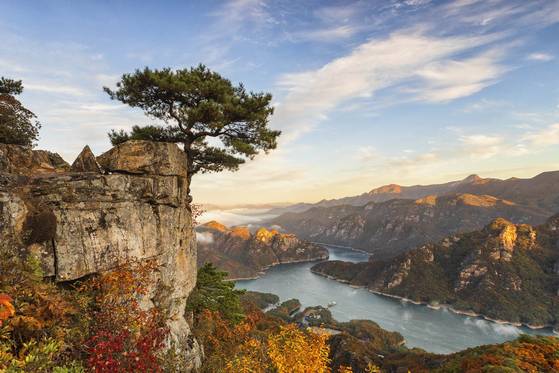 단양 구담봉. 사진 단양군