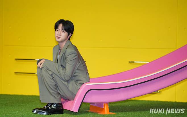 진이 15일 서울 종로구 JW메리어트동대문에서 열린 '대환장 기안장' 기자간담회에 참석해 포즈를 취하고 있다. 유희태 기자