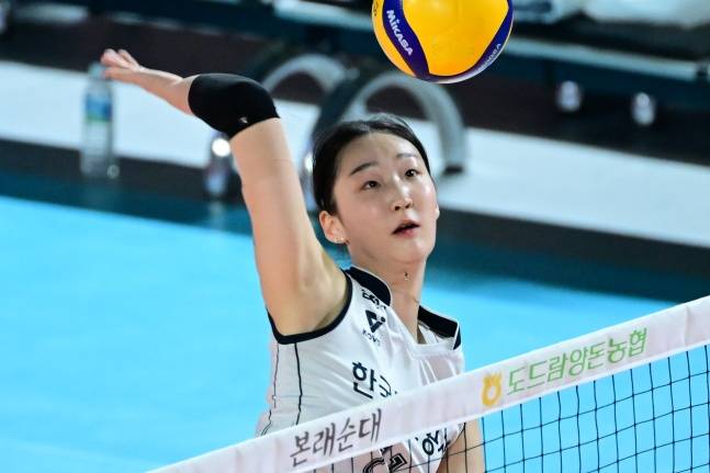 한국도로공사 김세빈(가운데). /사진=한국배구연맹 제공