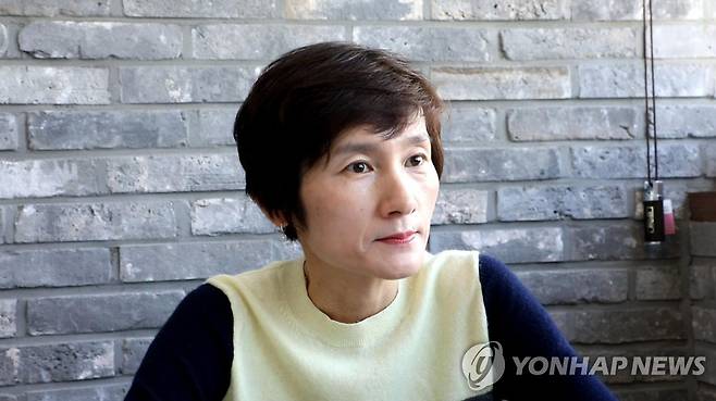 2022년 10월 연합뉴스와 인터뷰 중인 현정화 마사회 탁구 감독 [정한솔 촬영]