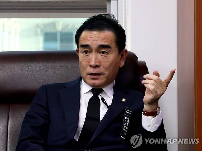 2022년 11월 연합뉴스와 인터뷰 중인 태영호 당시 국회의원(탈북 정치인) [연합뉴스 사진]