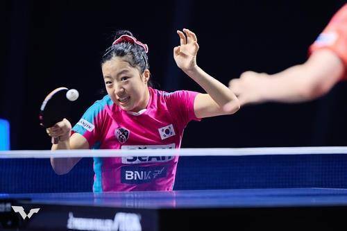 WTT 시리즈에 출전한 신유빈의 경기 장면 [WTT 인스타그램 캡처. 재판매 및 DB 금지]