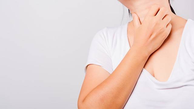목이 간지러운 증상은 다양한 원인에 의해 나타날 수 있다|출처: 게티이미지뱅크