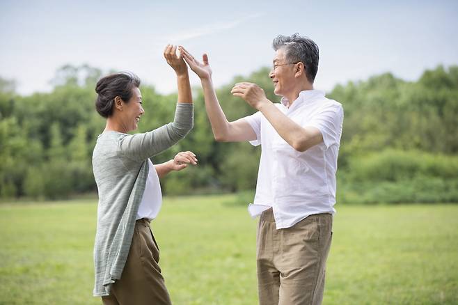 심혈관 건강 클리닉 전문가들은 춤이 심장 건강을 증진하는 훌륭한 방법이 될 수 있다고 제안한다. [사진= 게티이미지뱅크]