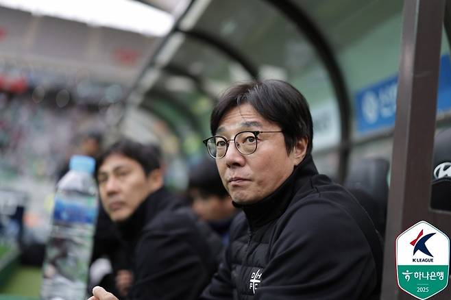 황선홍 감독. 사진 | 한국프로축구연맹