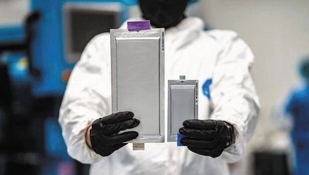 미국 배터리 스타트업 솔리드파워가 개발한 전고체 배터리 시제품./솔리드파워