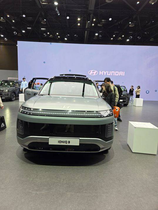 지난 12일 경기도 고양 킨텍스에서 열린 '2025 서울모빌리티쇼'에서 진열돼있는 현대 전기차 아이오닉9.ⓒ임채현 기자