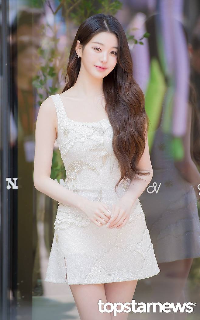 실시간 성수 이니스프리 팝업에 등장한 장원영 기사사진