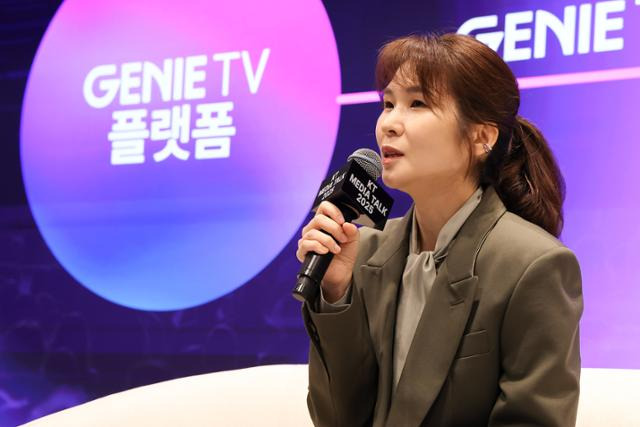 김채희 KT 미디어부문장 전무가 16일 서울 강남에서 열린 KT 미디어부문 기자간담회에서 미디어부문 사업 전략을 발표하고 있다. KT 제공