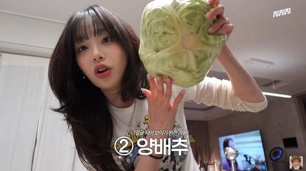 가수 츄(25)가 컴백을 앞두고 다이어트하는 모습을 보였다./사진=유튜브 채널 ‘지켜츄’
