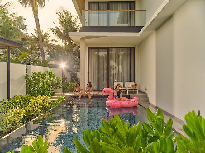 ‘빌라 르 코라이’를 찾은 가족 여행객