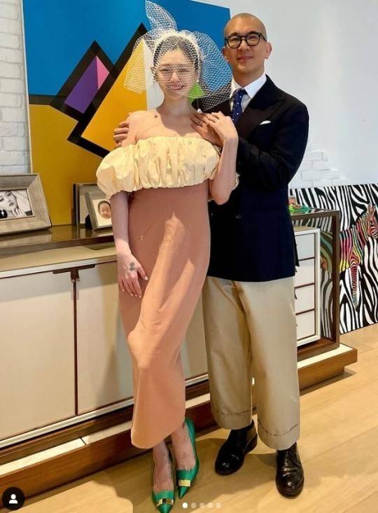 그룹 클론 멤버 구준엽이 아내인 고(故) 쉬시위안(서희원)과 사별한 후 매일 묘지를 찾으며 슬퍼하는 것으로 전해졌다. /사진=쉬시위안 SNS