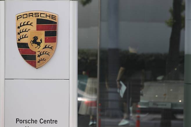 지난해 실적 부진을 겪은 포르쉐코리아와 달리 전속 금융사인 포르쉐파이낸셜은 호실적을 기록한 것으로 나타났다. 고금리 금융상품 판매가 주효했다는 분석이 나온다./사진=뉴스1