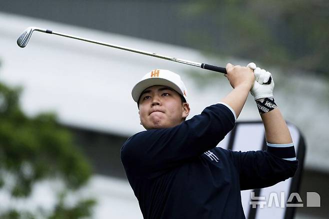 [홍콩=AP/뉴시스] LIV 골프 홍콩 대회에 출전한 장유빈. 2025.03.07.