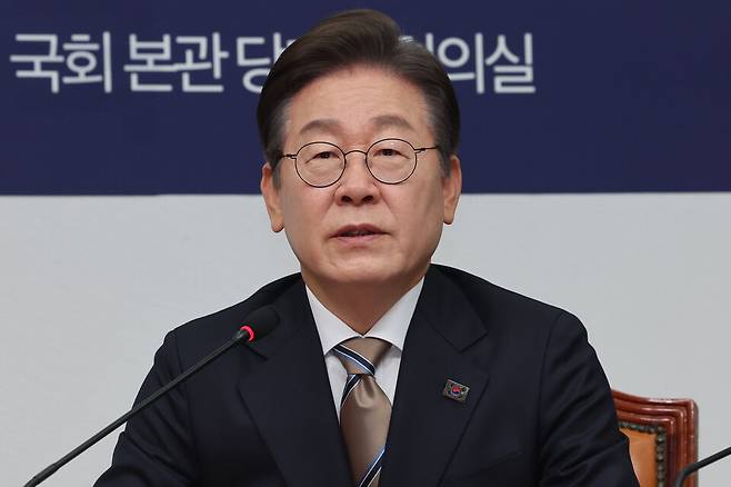 더불어민주당 대선후보 경선 주자인 이재명 전 대표가 16일 서울 여의도 국회에서 열린 공명선거 실천 서약식에서 경선에 임하는 각오를 밝히고 있다. ⓒ연합뉴스