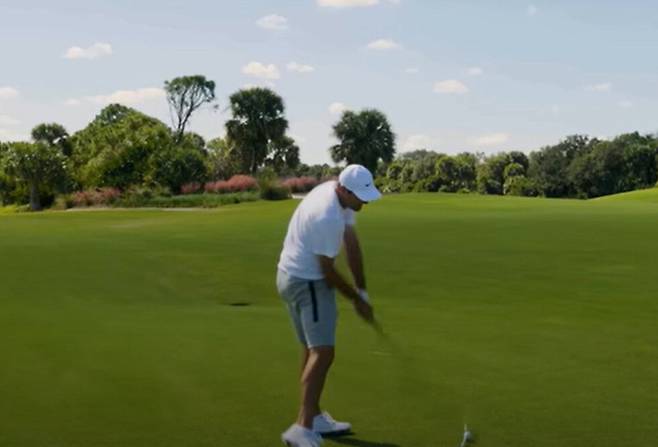 스코티 셰플러가 페어웨이 우드로 샷을 하는 모습. 유튜브 캡처