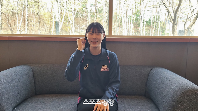흥국생명 정윤주가 지난 15일 경기 화성 롤링힐스 호텔에서 스포츠경향과 인터뷰하며 포즈를 취하고 있다. 화성|배재흥 기자