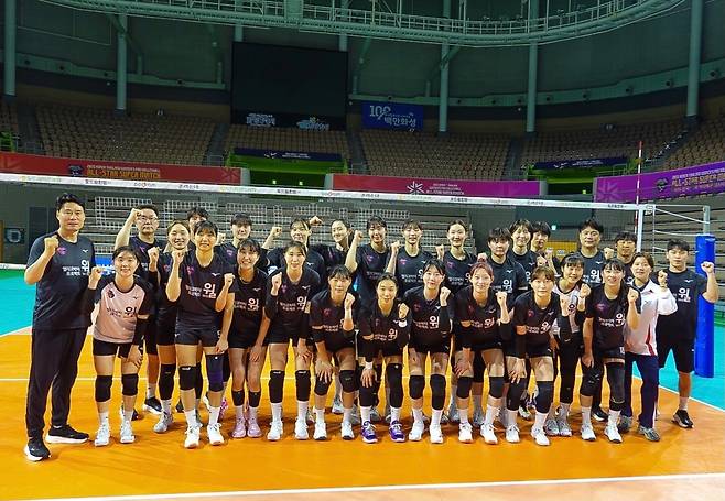 파이팅 외치는 여자배구 올스타팀 선수들 [촬영 이동칠]