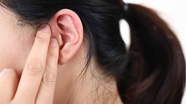 개방성 이관증은 불편한 증상을 유발하는 질환으로, 삶의 질을 떨어뜨릴 수 있어 적절한 진단과 치료가 필요하다｜출처: 클립아트코리아