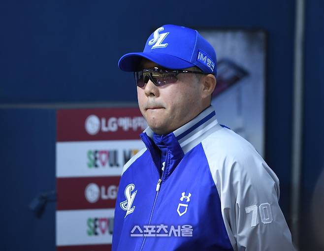 삼성 박진만 감독이 16일 잠실야구장에서 열린 2025 KBO리그 LG와 경기를 지켜보고 있다. 잠실 | 최승섭기자 thunder@sportsseoul.com