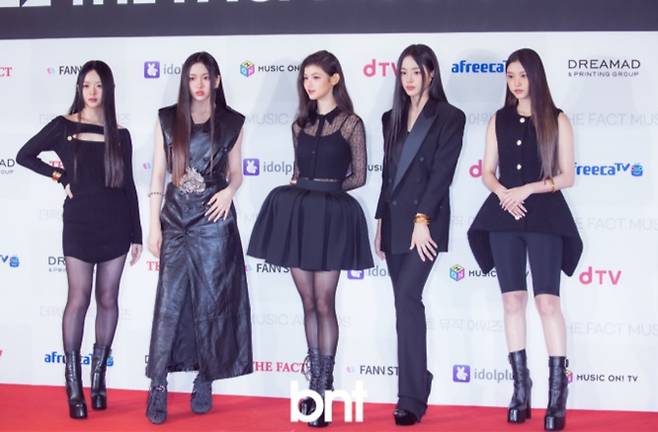 “어른들이 부추겨”… 뉴진스에 대중 분통 ©bnt뉴스