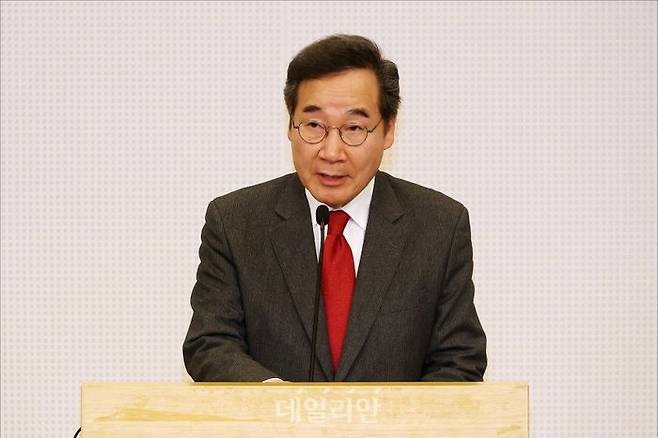 이낙연 새미래민주당 상임고문이 지난 3월 6일 오후 국회도서관에서 열린 '분권형 권력구조 개헌 대토론회'에서 축사를 하고 있다. ⓒ데일리안 홍금표 기자