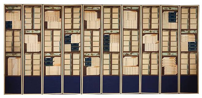라이엇 게임즈 ‘조선 왕실 문화유산 서화류 복제’ 지원 ‘책가도 병풍’ 복제본