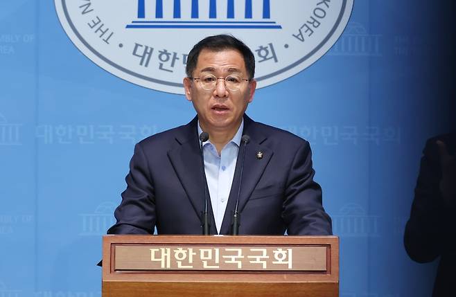 이상휘 국민의힘 미디어특위 위원장 지난 14일 국회 소통관에서 기자회견을 열고 발언하고 있다. 연합뉴스