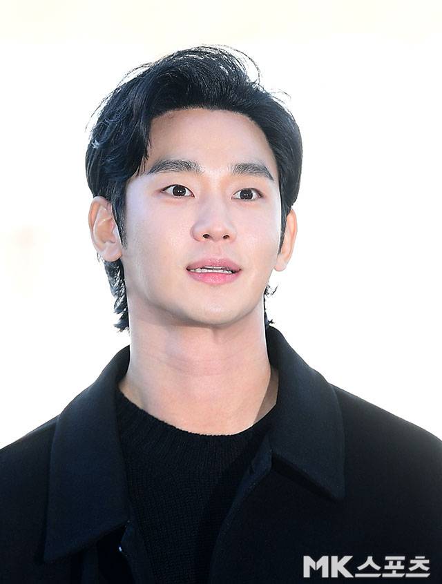 배우 김수현 측이 고(故) 김새론 유족과 김세의 가로세로연구소 대표 등을 상대로 제기한 손해배상 청구 소송에서 재판 진행에 필요한 비용을 미납했다는 보도에 대해 반박했다. 사진=MK스포츠