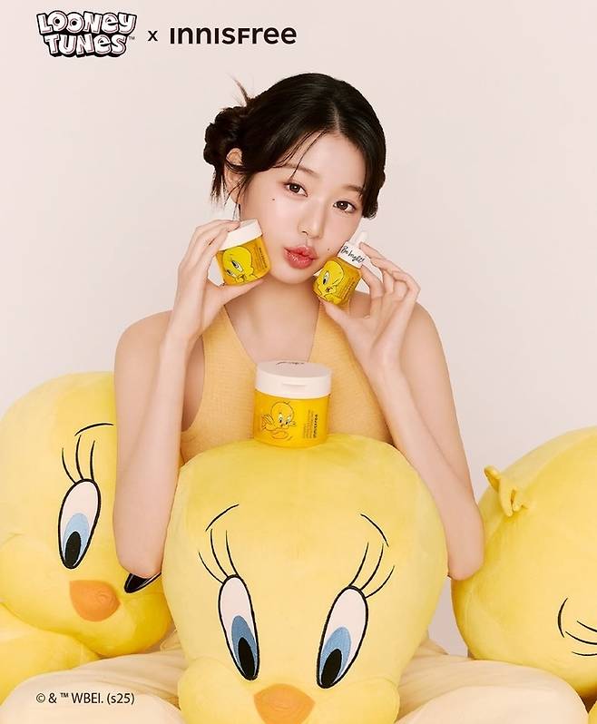 트위티와 협업한 이니스프리 비타민 C라인 화보 이미지 [이니스프리 인스타그램]