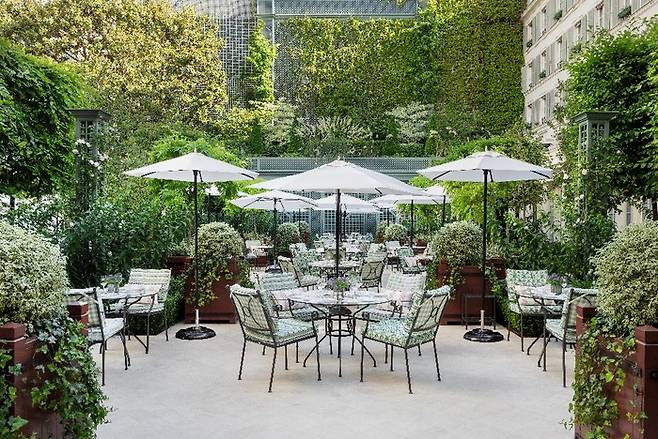 르 브리스톨 르 자르댕 프랑세 레스토 / 사진=르 브리스톨 파리