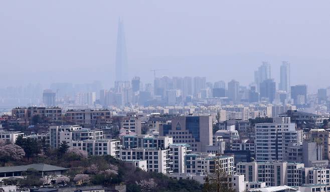 전월세 신고제가 6월 시행을 앞둔 가운데 임대소득세 증가로 인한 임대인의 과세 회피 움직임 등 부작용에 대한 우려가 제기된다. /사진=뉴스1