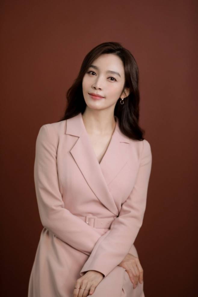 [사진 출처=인컴퍼니, 로얄티이엔엠, 지담미디어]