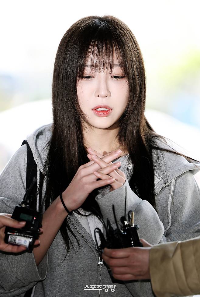 경찰 조사에 앞서 취재진과 만난 쯔양. 연합뉴스