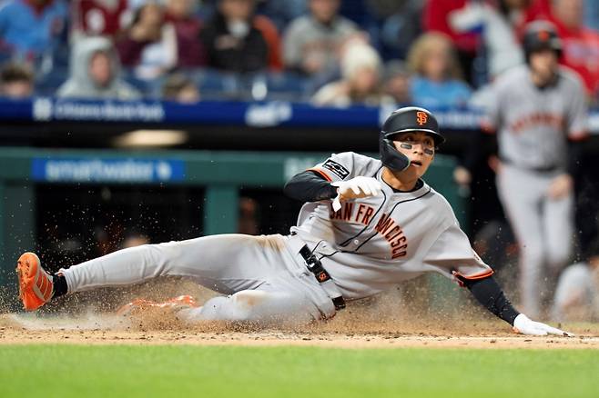 샌프란시스코 자이언츠 외야수 이정후가 활약을 펼치고 있는 가운데, 미국 경제 전문지 포브스가 16일 이정후의 활약상에 관한 내용을 담은 글을 게재했다. 매체는 이정후의 지난해, 올해 성적과 선수의 주요 특징 등을 소개했다. AP 연합뉴스