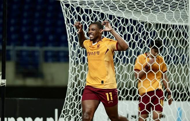 16일 경주한수원과 코리아컵 3라운드에서 골을 넣은 뒤 세리모니하는 가브리엘