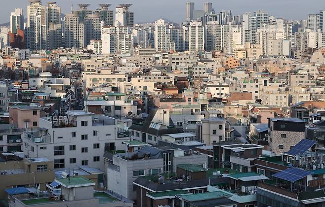 정부가 다음 달부터 비아파트 전세임대주택 5000가구 공급을 시작한다. 사진은 서울 광진구 자양동 일대 빌라 모습/뉴스1