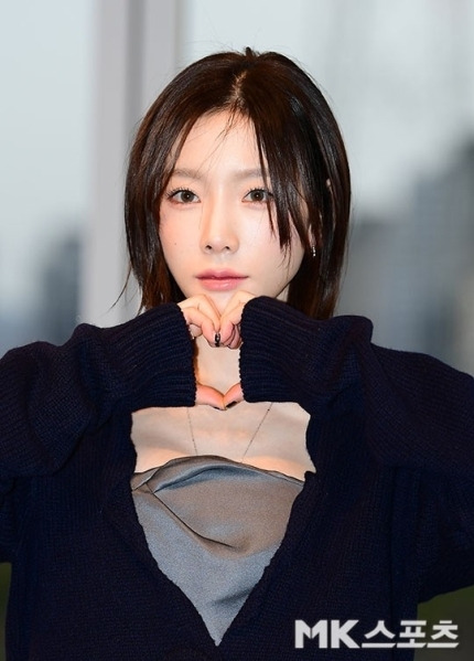 태연은   팬 소통 플랫폼을 통해 일본 공연 취소에 대한 솔직한 마음을 털어놨다.사진=김영구 기자
