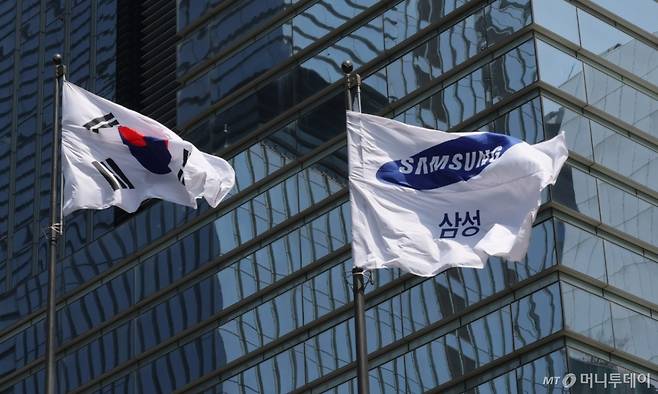 (서울=뉴스1) 박세연 기자 = 서울 서초구 삼성전자 서초사옥.  2025.4.8/뉴스1  Copyright (C) 뉴스1. All rights reserved. 무단 전재 및 재배포,  AI학습 이용 금지. /사진=(서울=뉴스1) 박세연 기자