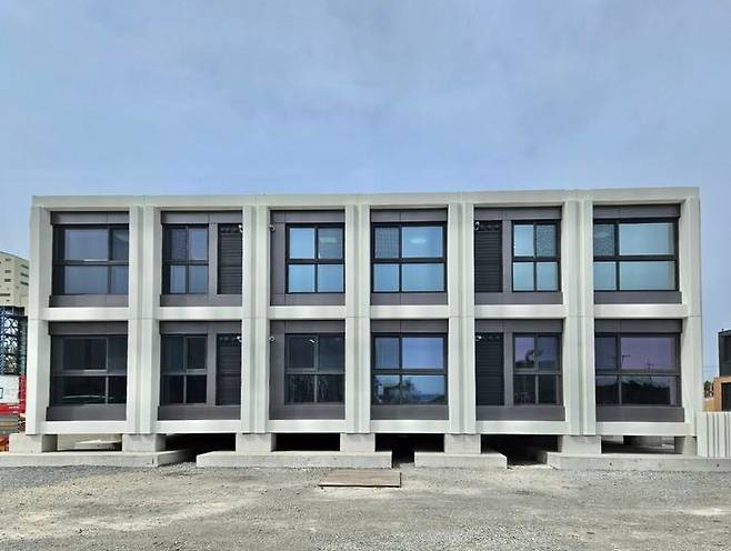 한국토지주택공사(LH)의 의왕초평 A-4BL 모듈러주택 견본주택 전경/사진제공=LH