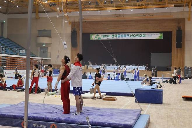 [서울=뉴시스] 제80회 전국종별체조선수권대회가 18일부터 사흘간 충북 제천시 제천체육관에서 열린다. (사진=대한체조협회 제공) 2025.04.18. *재판매 및 DB 금지