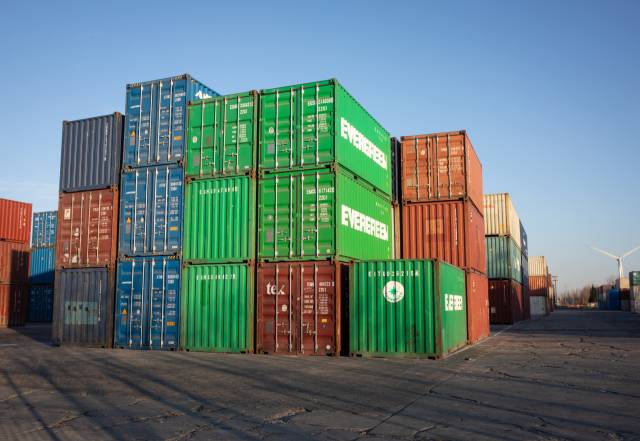 중국 톈진 항구에 화물 컨테이너들이 쌓여 있다. EPA연합뉴스