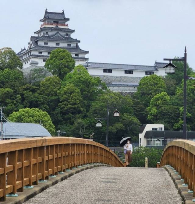 조선 중국과 교역하며 흥성했던 가라쓰. 이곳 가라쓰 성에 오르면 빼어난 조망이 한 눈에 들어온다. 사진=임병식